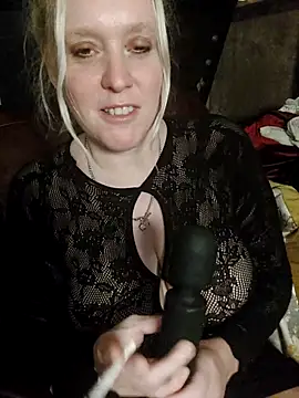 Snapshot of Bouncy-Bella28X chatting on September 17, 9:49 pm Bouncy-Bella28X online show from September 17, 9:49 pm