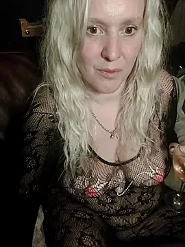 Snapshot of Bouncy-Bella28X chatting on September 19, 9:59 pm Bouncy-Bella28X online show from September 19, 9:59 pm