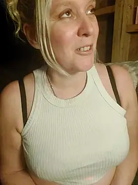 Snapshot of Bouncy-Bella28X chatting on October 11, 9:46 pm Bouncy-Bella28X online show from October 11, 9:46 pm