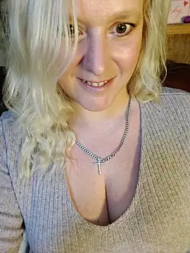 Snapshot of Bouncy-Bella28X chatting on November 6, 12:17 pm Bouncy-Bella28X online show from November 6, 12:17 pm