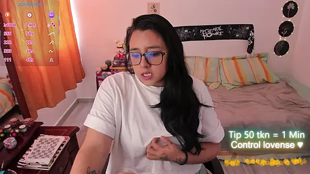 Snapshot of Cherry_blush_ chatting on February 24, 3:32 pm Cherry blush online show from February 24, 3:32 pm