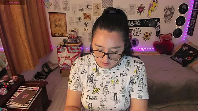 Snapshot of Cherry_blush_ chatting on March 3, 11:43 pm Cherry blush online show from March 3, 11:43 pm