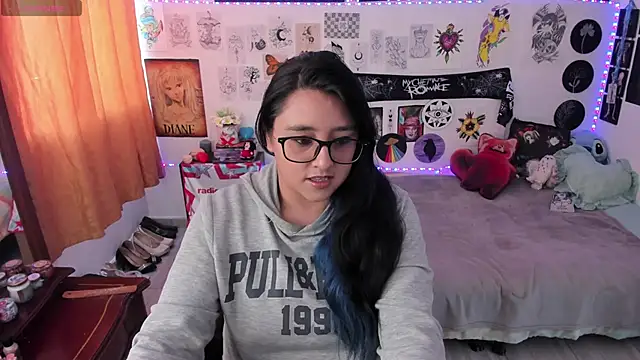 Snapshot of Cherry_blush_ chatting on April 3, 9:13 pm Cherry blush online show from April 3, 9:13 pm