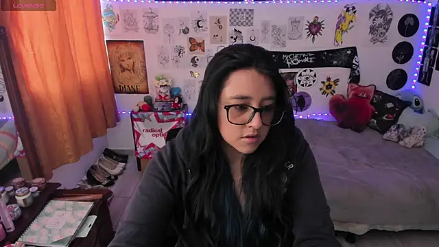 Snapshot of Cherry_blush_ chatting on April 22, 9:49 pm Cherry blush online show from April 22, 9:49 pm