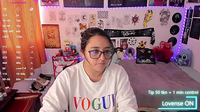 Snapshot of Cherry_blush_ chatting on April 29, 8:59 pm Cherry blush online show from April 29, 8:59 pm