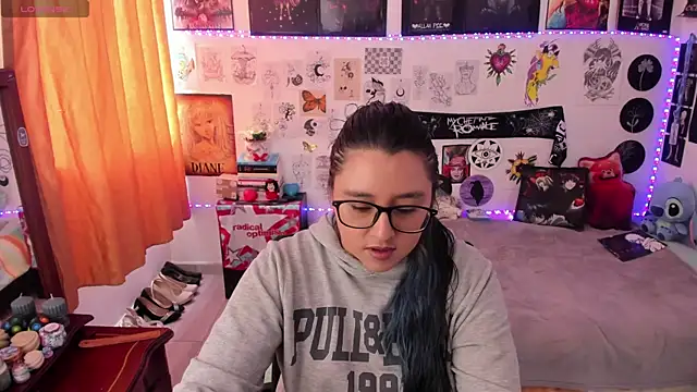 Snapshot of Cherry_blush_ chatting on May 25, 9:21 pm Cherry blush online show from May 25, 9:21 pm