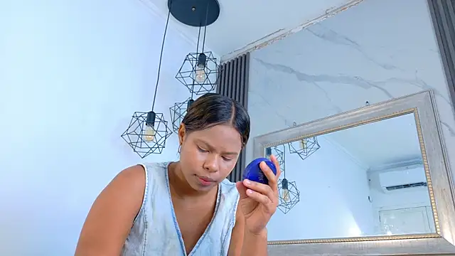 keyla mejia online show from June 18, 12:09 pm