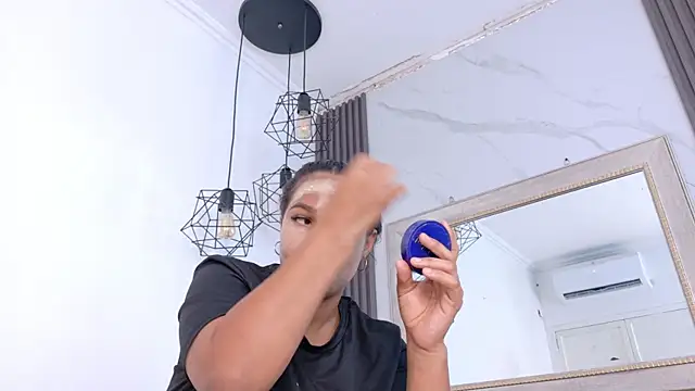 keyla mejia online show from June 28, 12:00 pm