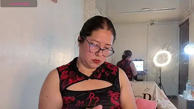 scarlett widow  online show from May 16, 3:14 am