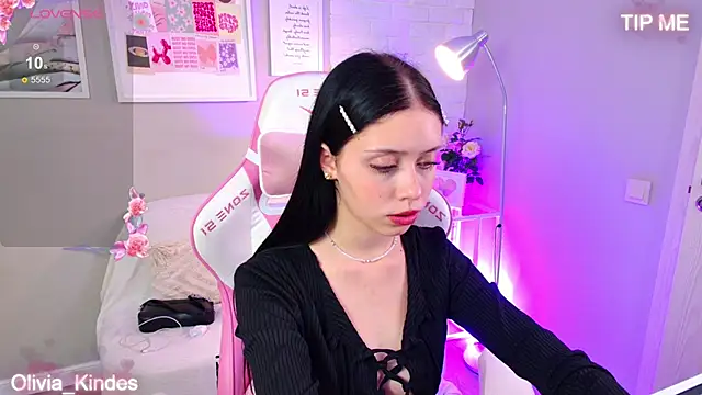 Olivia Kindes online show from September 17, 5:14 pm