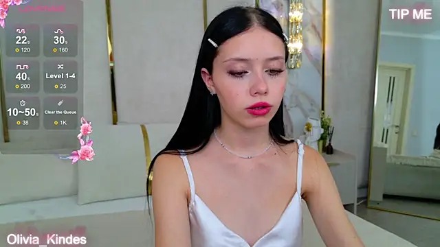 Olivia Kindes online show from September 19, 4:51 pm