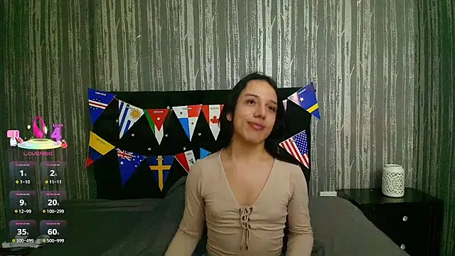 Alicee Moonn online show from June 14, 5:15 pm