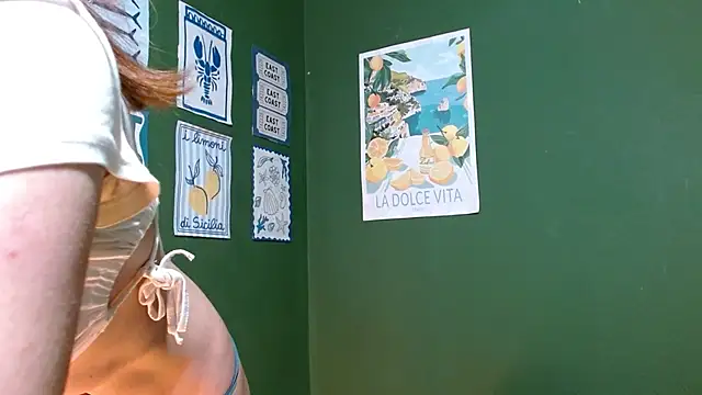 Roxiehood online show from October 18, 2:47 am