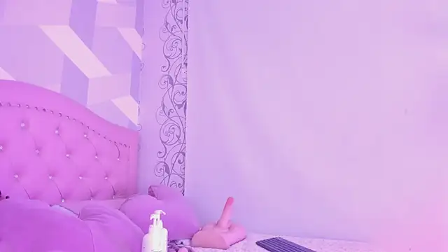 Snapshot of BiancaShermann chatting on October 7, 5:32 pm BiancaShermann online show from October 7, 5:32 pm