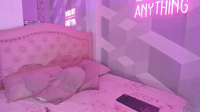 BiancaShermann online show from February 3, 8:47 pm