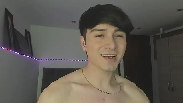 Snapshot of stevve_14 chatting on November 23, 2:44 am stevve 14 online show from November 23, 2:44 am