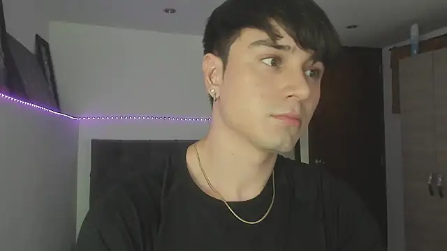 Snapshot of stevve_14 chatting on December 16, 5:23 am stevve 14 online show from December 16, 5:23 am