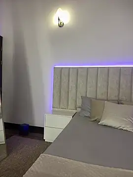 Mia Roswell online show from July 16, 3:01 am