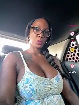 Snapshot of Bustykeyla chatting on April 24, 7:49 pm Bustykeyla online show from April 24, 7:49 pm