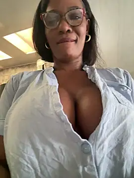 Snapshot of Bustykeyla chatting on August 1, 9:25 pm Bustykeyla online show from August 1, 9:25 pm
