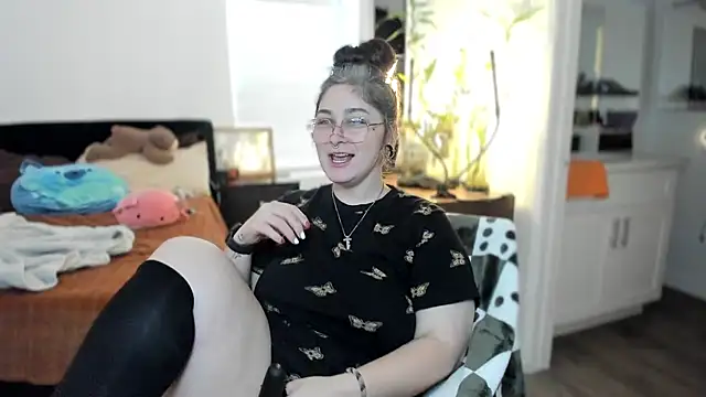 Alix Valentine online show from December 3, 9:02 pm