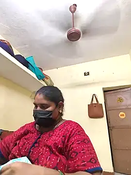 Snapshot of Villageanuty chatting on October 3, 10:01 am Villageanuty online show from October 3, 10:01 am