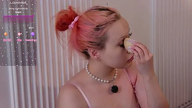 Snapshot of AsiaVegas chatting on November 18, 4:44 pm AsiaVegas online show from November 18, 4:44 pm