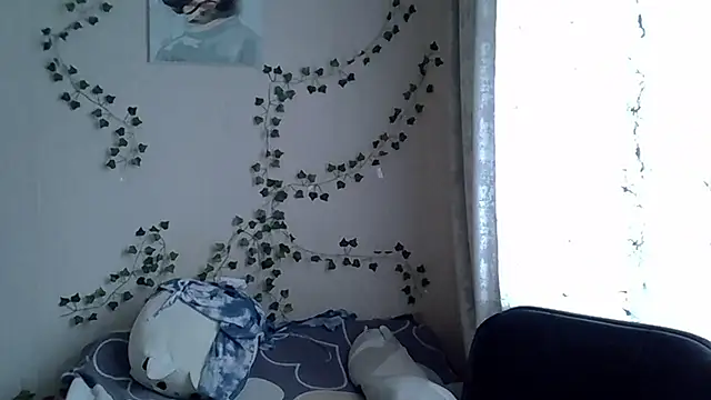 Snapshot of Lily_Ember chatting on October 13, 10:04 am Lily Ember online show from October 13, 10:04 am