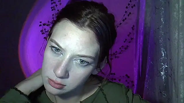 Snapshot of Lily_Ember chatting on October 16, 10:11 pm Lily Ember online show from October 16, 10:11 pm