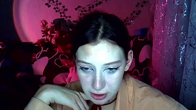 Snapshot of Lily_Ember chatting on November 8, 4:40 pm Lily Ember online show from November 8, 4:40 pm