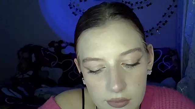 Snapshot of Lily_Ember chatting on November 18, 5:28 pm Lily Ember online show from November 18, 5:28 pm