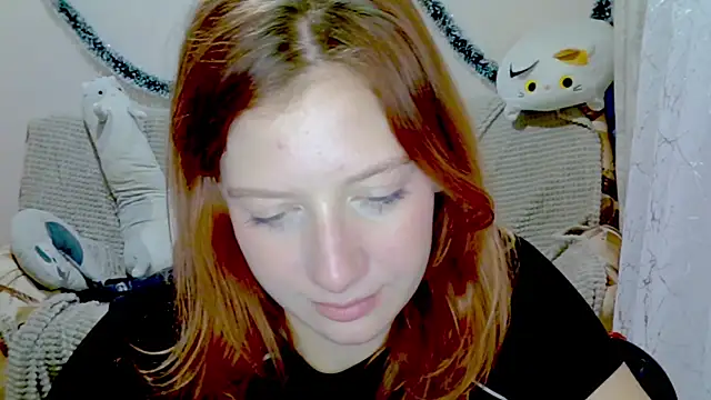 Snapshot of Lily_Ember chatting on December 17, 7:09 pm Lily Ember online show from December 17, 7:09 pm