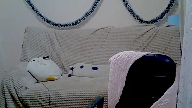 Snapshot of Lily_Ember chatting on December 18, 6:14 pm Lily Ember online show from December 18, 6:14 pm