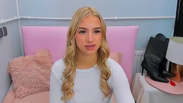 EvetteRose online show from September 26, 4:11 pm