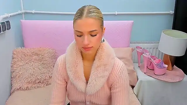 EvetteRose online show from October 15, 3:23 pm