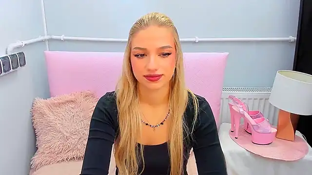 EvetteRose online show from October 21, 3:13 pm