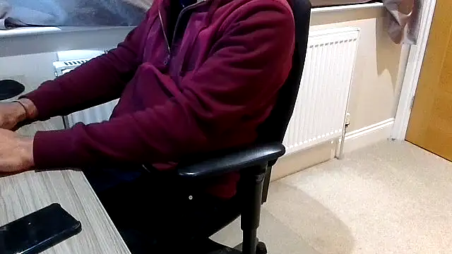 Snapshot of rogamuffin chatting on February 28, 2:01 am rogamuffin online show from February 28, 2:01 am