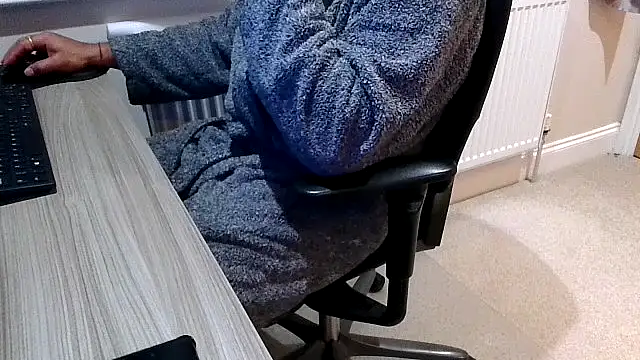 Snapshot of rogamuffin chatting on April 5, 9:45 pm rogamuffin online show from April 5, 9:45 pm