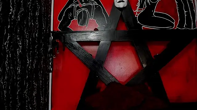 Snapshot of damian_and_tiana chatting on March 17, 4:28 am damian and tiana online show from March 17, 4:28 am