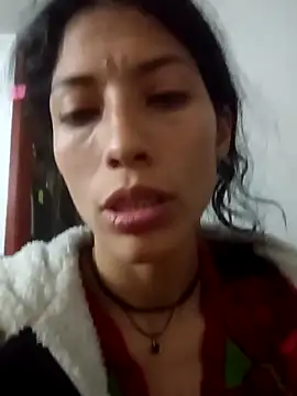 Snapshot of damian_and_tiana chatting on March 22, 7:01 am damian and tiana online show from March 22, 7:01 am