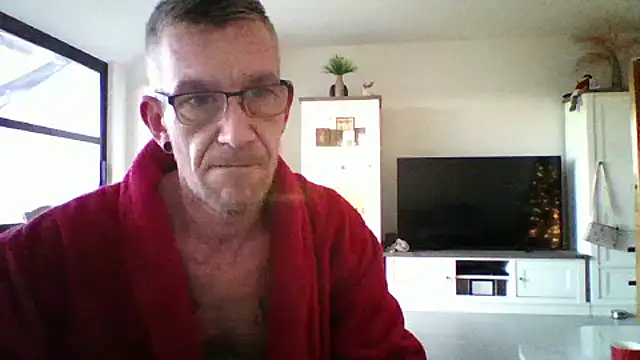 Snapshot of Kevinhot38 chatting on December 15, 10:08 am Kevinhot38 online show from December 15, 10:08 am