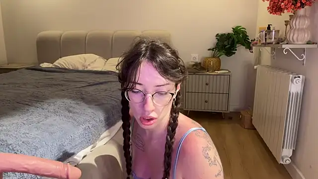 Kelly Berry   online show from June 25, 6:23 pm