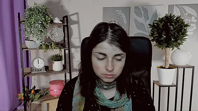Snapshot of MartaEdams chatting on April 18, 5:55 am MartaEdams online show from April 18, 5:55 am
