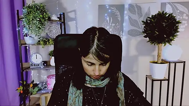 Snapshot of MartaEdams chatting on April 23, 6:14 am MartaEdams online show from April 23, 6:14 am