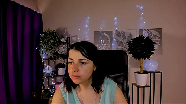 Snapshot of MartaEdams chatting on May 18, 9:04 am MartaEdams online show from May 18, 9:04 am