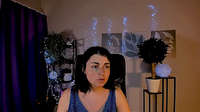 Snapshot of MartaEdams chatting on May 19, 6:20 am MartaEdams online show from May 19, 6:20 am