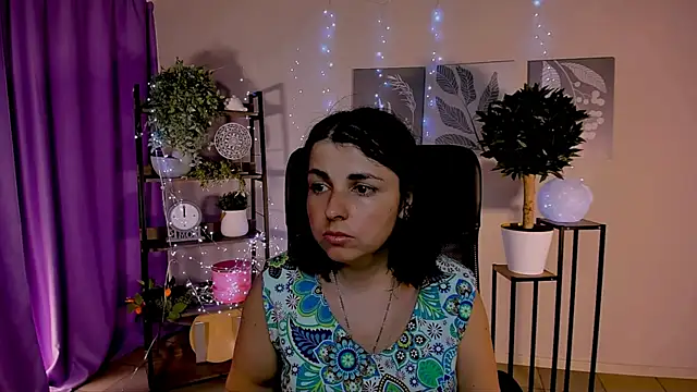 Snapshot of MartaEdams chatting on May 21, 6:31 am MartaEdams online show from May 21, 6:31 am