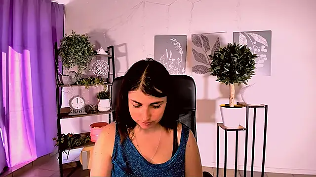 Snapshot of MartaEdams chatting on June 11, 5:05 am MartaEdams online show from June 11, 5:05 am