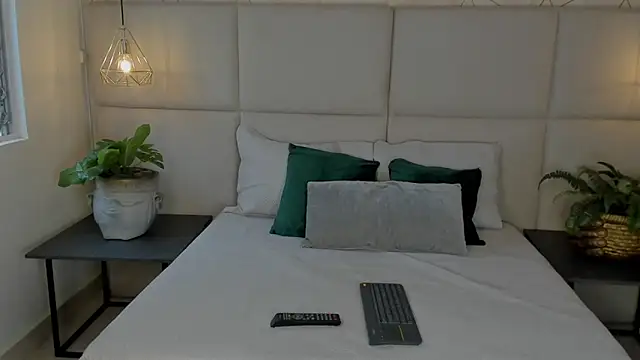 SamayRyann online show from May 8, 1:38 pm