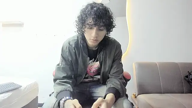 Snapshot of JackesTaylor chatting on February 22, 6:24 am JackesTaylor online show from February 22, 6:24 am